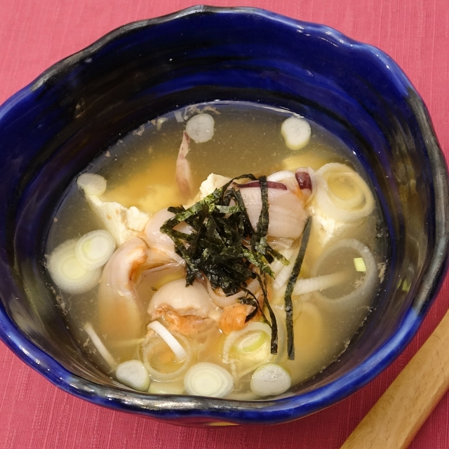 簡単レシピ愛好家さんの豆腐と塩辛のスープ